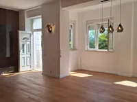 Недвижимость Трехкомнатная квартира в центре: 2