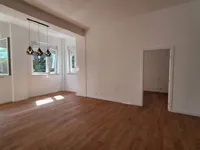 Недвижимость Трехкомнатная квартира в центре: 3