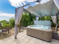 Недвижимость Четырехкомнатная квартира Центр: 5