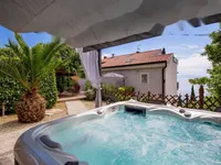 Недвижимость Четырехкомнатная квартира Центр: 7