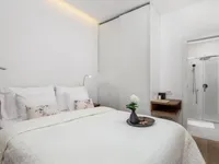 Недвижимость Трехкомнатная квартира в центре: 18