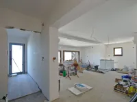 Недвижимость Многоквартирный дом Поляне: 8