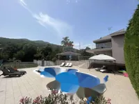 Недвижимость Многоквартирный дом Побри: 6