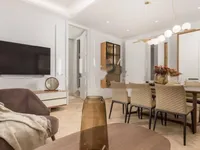 Недвижимость Двухкомнатная квартира в центре: 1