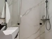 Недвижимость Двухкомнатная квартира в центре: 4