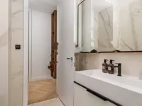 Недвижимость Двухкомнатная квартира в центре: 5