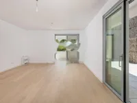 Недвижимость Двухкомнатная квартира в центре: 2