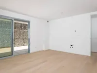 Недвижимость Двухкомнатная квартира в центре: 20