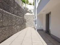 Недвижимость Двухкомнатная квартира в центре: 25