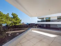 Недвижимость Трехкомнатная квартира Центр: 2