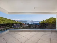 Недвижимость Трехкомнатная квартира Центр: 5