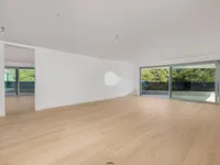 Недвижимость Трехкомнатная квартира Центр: 32