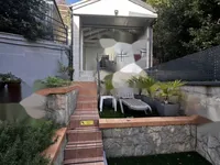 Недвижимость Трехкомнатная квартира, центр: 8