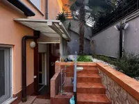 Недвижимость Трехкомнатная квартира, центр: 15