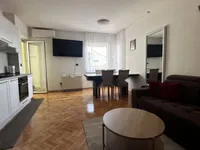 Недвижимость Трехкомнатная квартира, центр: 19