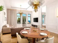 Недвижимость Двухкомнатная квартира в центре: 1