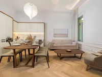 Недвижимость Трехкомнатная квартира в центре: 1