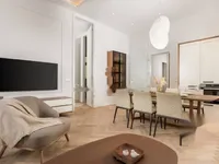 Недвижимость Трехкомнатная квартира в центре: 6