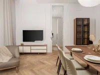 Недвижимость Трехкомнатная квартира в центре: 8