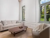 Недвижимость Трехкомнатная квартира в центре: 12