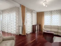 Недвижимость Трёхкомнатная квартира, Центр: 2