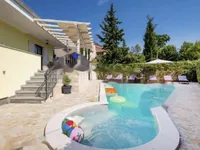 Недвижимость Семейный дом Побрии Воложац: 3