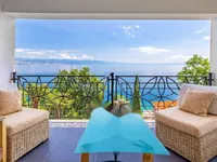 Недвижимость Четырехкомнатная квартира, Центр: 7