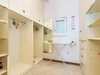 Недвижимость Четырехкомнатная квартира, Центр: 22