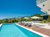 Недвижимость Жилой дом 309 м², новострой: 5