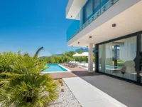 Недвижимость Жилой дом 309 м², новострой: 9