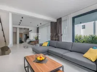 Недвижимость Жилой дом 309 м², новострой: 11