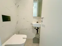 Недвижимость Трехкомнатная квартира в центре: 16