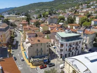 Недвижимость Двухкомнатная квартира в центре: 12