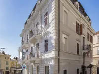 Недвижимость Двухкомнатная квартира в центре: 15