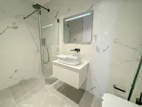 Недвижимость Трехкомнатная квартира в центре: 11