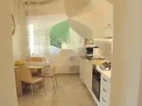 Недвижимость Трехкомнатная квартира в центре: 6