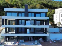 Недвижимость Трёхкомнатная квартира в центре: 19