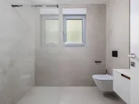 Недвижимость Трехкомнатная квартира в центре: 7