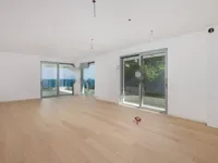 Недвижимость Трехкомнатная квартира Центр: 3