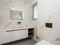 Недвижимость Трехкомнатная квартира Центр: 16