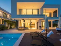 Недвижимость Семейный дом 269 м², нов.: 4