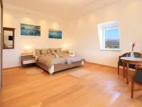 Недвижимость Четырехкомнатная квартира в центре: 17