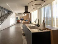 Недвижимость Четырёхкомнатная квартира Центр: 5