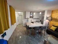 Недвижимость Двухкомнатная квартира Центр: 4