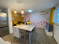 Недвижимость Двухкомнатная квартира Центр: 8