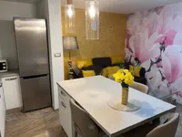 Недвижимость Двухкомнатная квартира Центр: 10