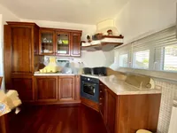 Недвижимость Трехкомнатная квартира Центр: 11