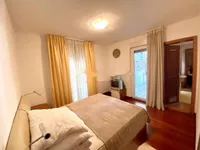 Недвижимость Трехкомнатная квартира Центр: 16