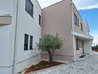 Недвижимость Четырехкомнатная квартира Побри: 10