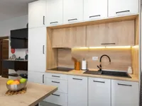 Недвижимость Двухкомнатная квартира в центре: 2